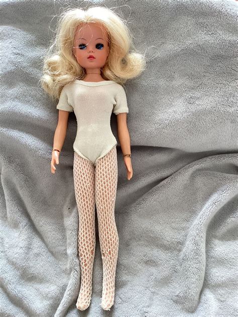 Vintage 1974 Pedigree Sindy Blonde Ballerina Doll And Outfit Metal