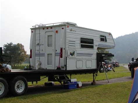 Thats One Way To Haul Your Rv Gooseneck Trailers Pinterest