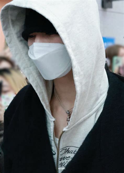 241227 NI-KI AT ICN INTERNATIONAL AIRPORT | kpopping