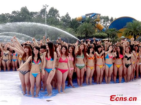 Chine femmes en bikini pour former un dauphin à Canton Chine Informations