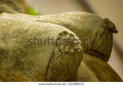 1 imágenes fotos de stock objetos en 3D y vectores sobre Nude erotic statues with pointed