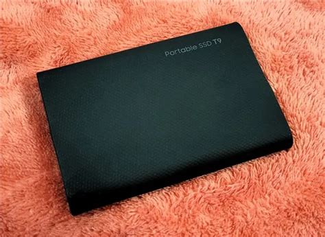Обзор портативного твердотельного накопителя Samsung T9 прочный и