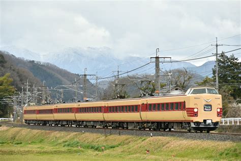 てつお1049 平日基本低浮上 On Twitter 特急やくも9号 381系国鉄色編成 伯耆溝口〜岸本にて