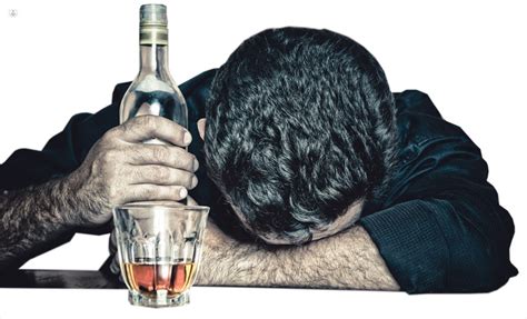 Alcoholismo qué es síntomas y tratamiento Top Doctors