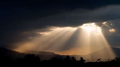 Como explicar a existência da luz antes da criação dos luminares?