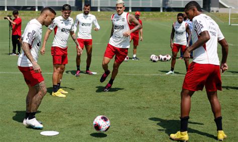 Pedro treina elenco mas ainda é dúvida para clássico contra o