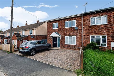 3 Bed Semi Detached House For Sale In Bideford Square Corby Nn18 Zoopla