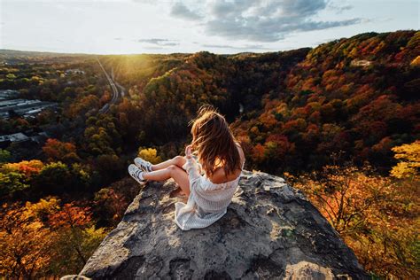 25 Uplifting Quotes To Remind You That Your Future Is Brighter Than You