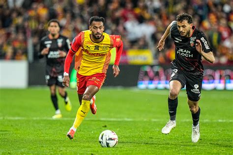 Rc Lens Mercato Deux Joueurs Pouss S Vers La Sortie