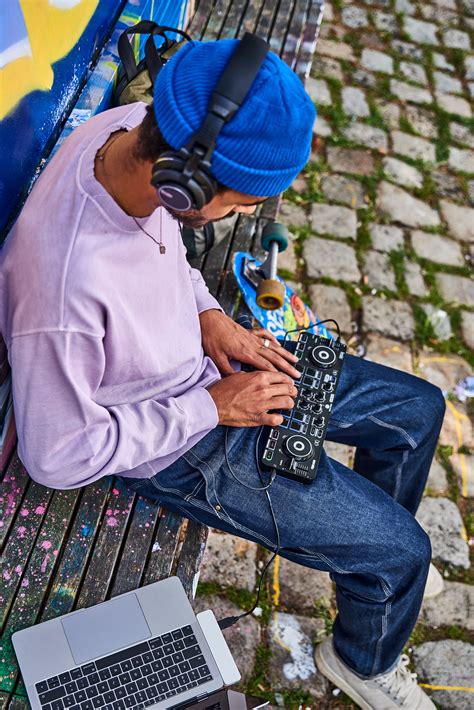 Customer Reviews: Hercules DJ Control Starlight Black DJCONTROL-STAR ...