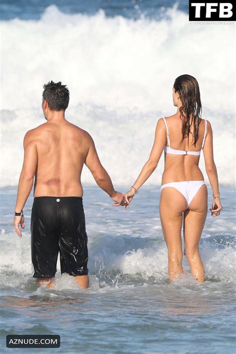 Alessandra Ambrosio Sexy Seen Flaunting Her Hot Figure During New Year At Beach In Brazil Aznude