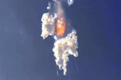 Spacex Rocket Explosion Rained Brown Debris On Nearby Texas Parks Town