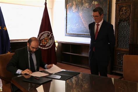 Firma Del Memorando De Entendimiento Entre La Ucm Y La Oit Facultad