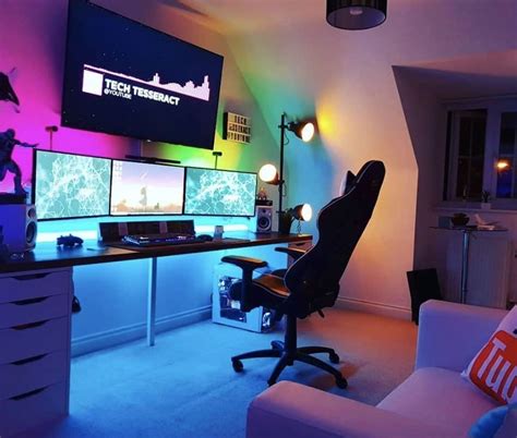 30 Small Gaming Room Ideas And Setups Peaceful Hacks Small Game Rooms Computer Gaming Room