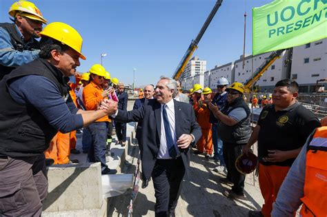 Alberto Fernández supervisó las obras del viaducto Belgrano Sur