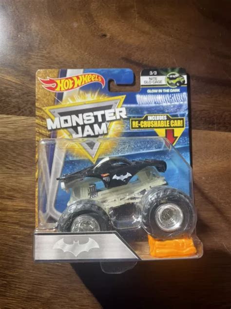 VHTF HOT WHEELS Monster Jam Glow In The Dark Batman Voiture Concassable EUR 18 88 PicClick FR