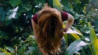 Karen Gillan S Midriff Plot Jumanji Trailer Porn Darkgif