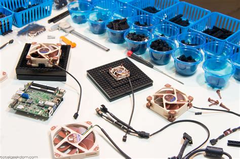 Micro Lego Computer | Total Geekdom