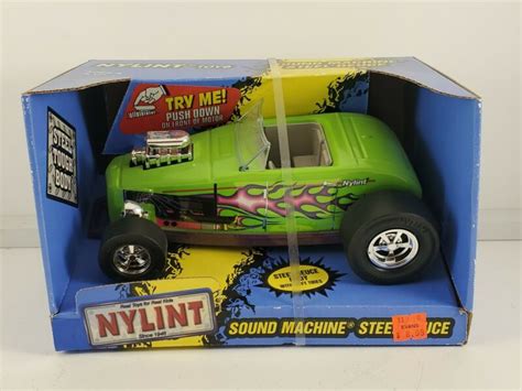 VINTAGE NYLINT GREEN ROADSTER CAR HOT ROD PRESSED STEEL IN ORIGINAL BOX TOY 1998 Antique