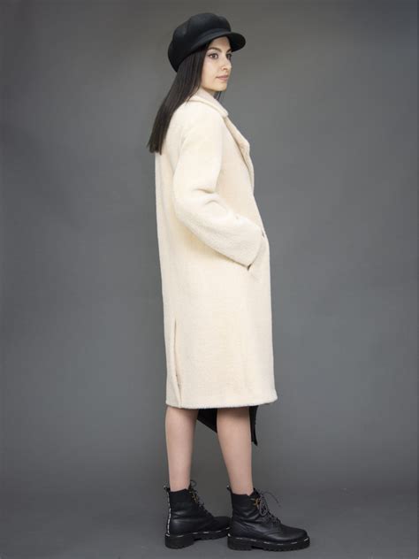 Пальто жіночі