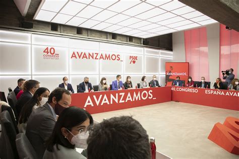 Fotos La Leonesa Andrea Fern Ndez Se Estrena En La Ejecutiva Del Psoe