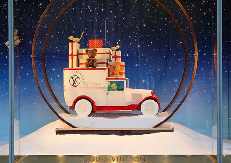 Louis Vuitton Christmas Window Display 2023 Newstep