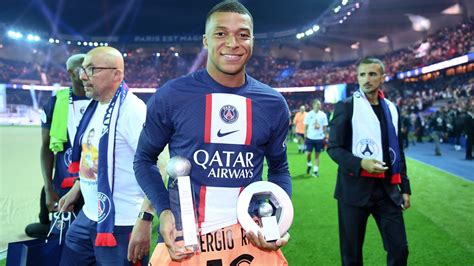 Mercato Mbappé dit oui le PSG lance les grandes manœuvres