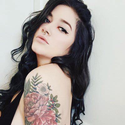 5 Hot Sexy Alexia Quinn Bikini Pics