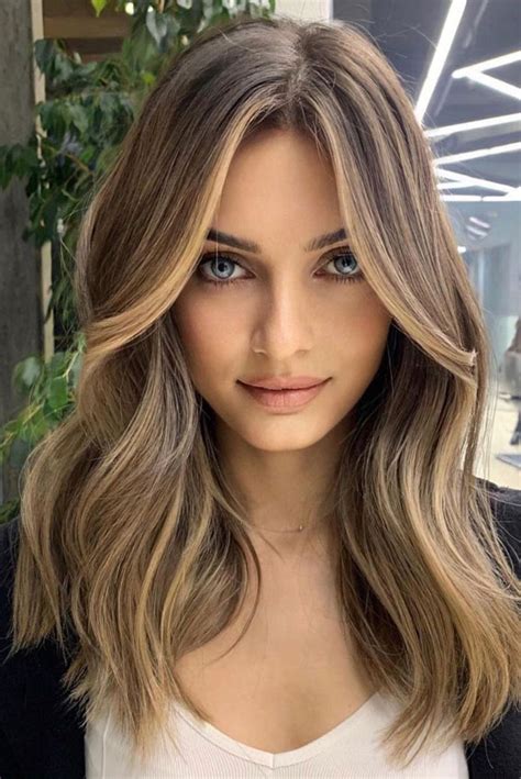 Cute Money Piece Hair Highlights Warm Blonde Face Lights Natural Look