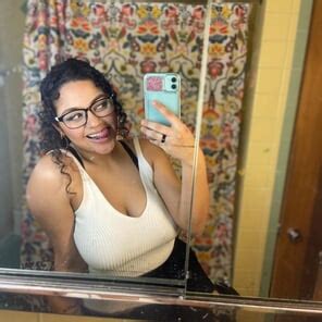 Busty Webslut Mia Big Tits Busty Latina Webslut Mia Porn Pic