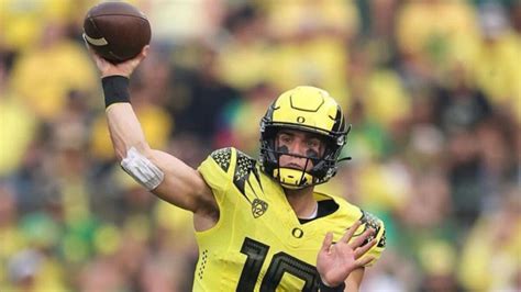 How Oregon Ducks Players Bo Nix Tez Johnson Became Brothers How