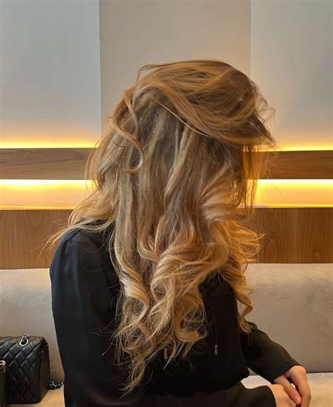 Pin by Döne Tilki on Hızlı Kaydedilenler Blonde hair inspiration Pretty skin Blonde