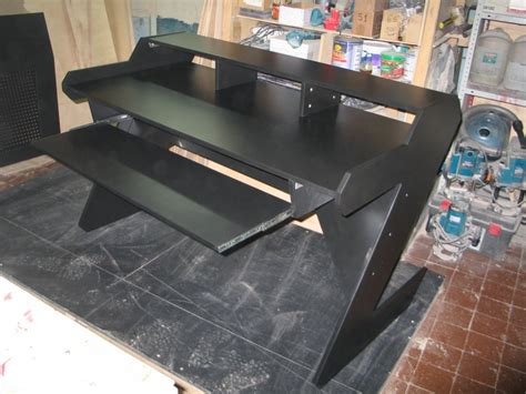 Стол для студии звукозаписи Z.1