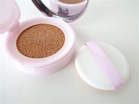 Review L Oreal Nude Magique Cushion Foundation Aishettina