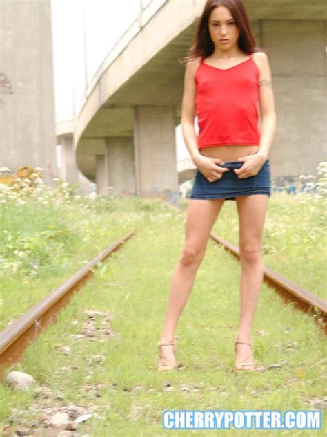 Cherry Gets Naked Outside Porn Pictures Xxx Photos Sex Images Pictoa