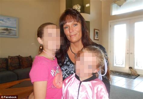 Female Police Sergeant Quits After Her Bosses Discover She Kept Naked Photos Of Herself On