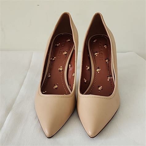Coach Weaverly Nude Leather Pump 9B Gem