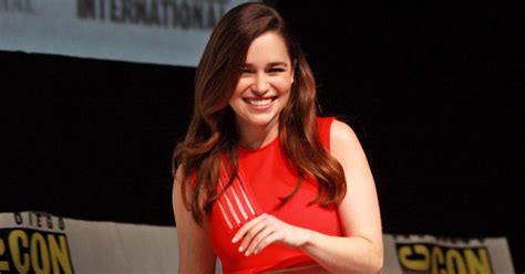 When Emilia Clarke Khaleesi Stripped Everything Off But A Black Lingerie Looking Like A