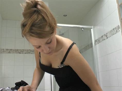 Une Jeune Blonde La Chatte Rose Fait Trio Torride Sexe Tube Hard