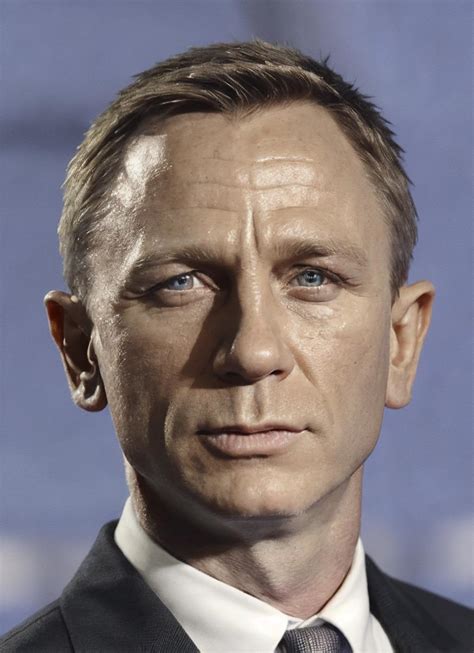 Daniel Craig - v1.0 | Stable Diffusion LyCORIS | Civitai