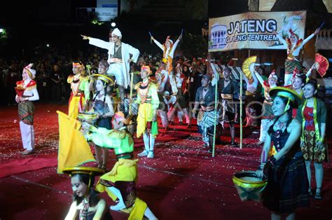 PARADE SENI BUDAYA JATENG ANTARA Foto