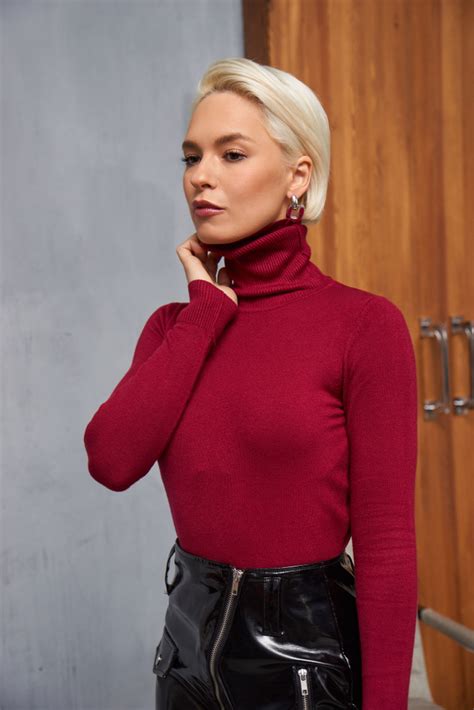 Водолазка Naked Queen Для женщин купить с доставкой по выгодным ценам в интернет магазине OZON