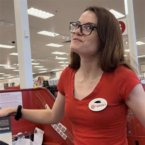 Cute Brunette Cashier W Glasses Jeans Forum
