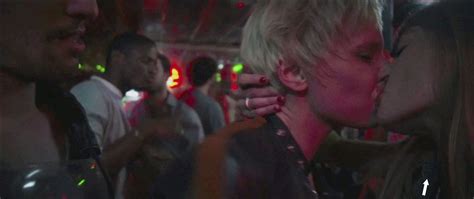 Aude Pépin nude pics seite 1