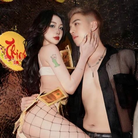 Stream Ng I Kh C C Ng Anh Th I Ho Ng Remix Hot Vi T Mix Tik Tok By Liberty Bar Listen