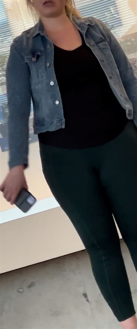 THICK Blonde MILF Just Lets Herself Get Capped Spandex Leggings Yoga Pants Forum