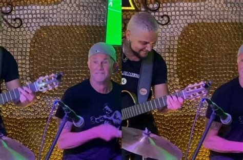 Chad Smith Baterista Da Red Hot Chili Peppers Toca Em Barzinho No Rj V Rgula