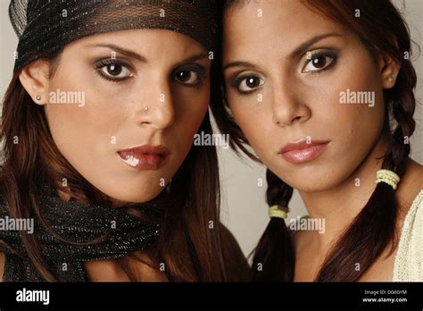 Dark Hair Female Twins Hi Res Stock Photography And Images Alamy