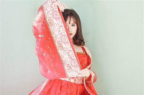 Mê mẩn với nhan sắc của hot girl 10X Đà Nẵng cực kỳ tài năng