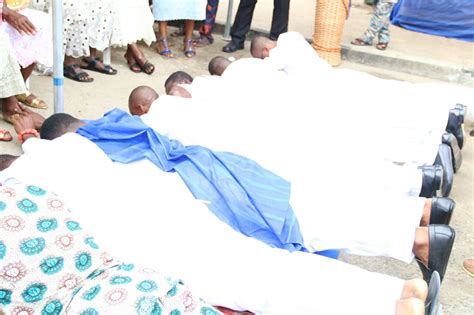 Groom Kisses Bride S Ass At Their Traditional Marriage In Festac Events Nigeria